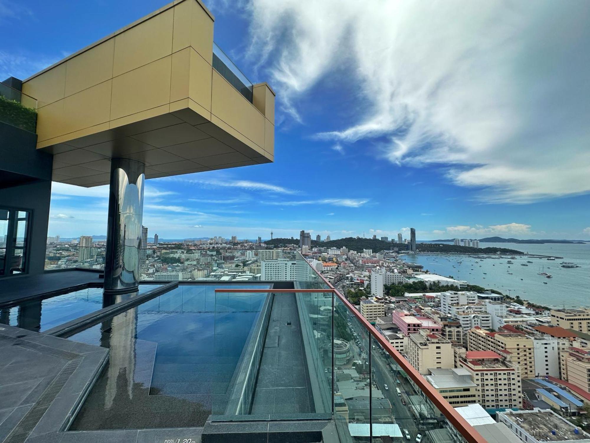 The Edge Central Pattaya Exterior photo